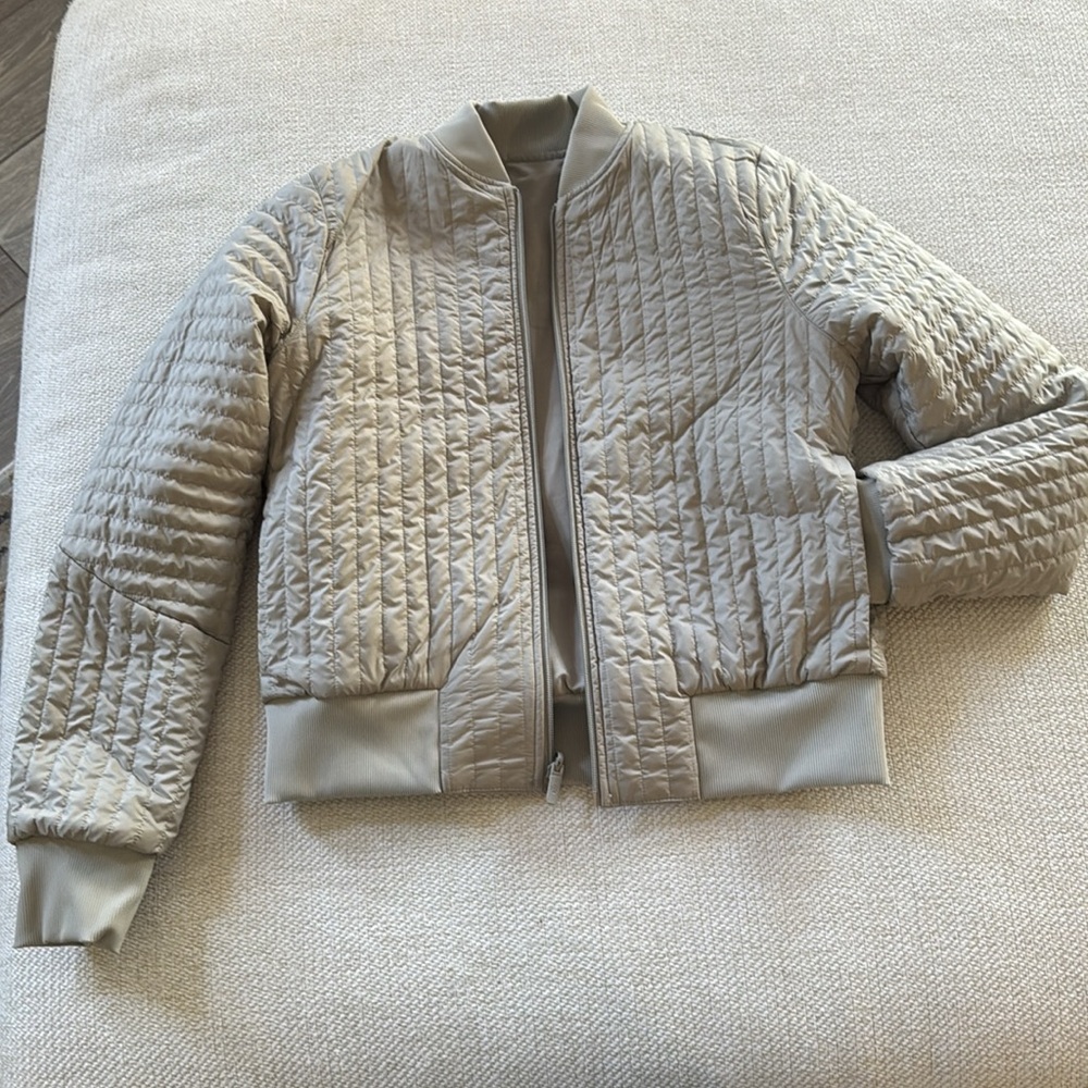 Lululemon jacket - Picture 2 of 3